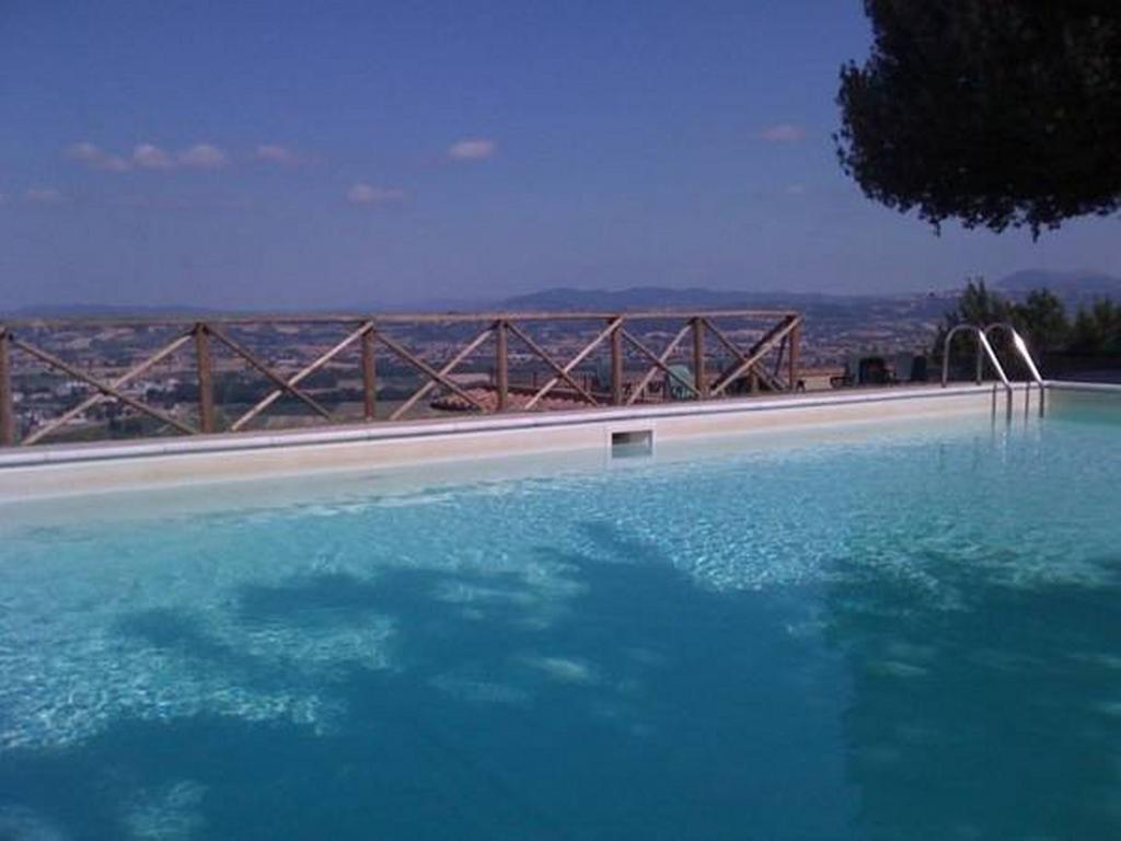 Maison d'hôtes Il Poggio Delle Ginestre à Torgiano Extérieur photo