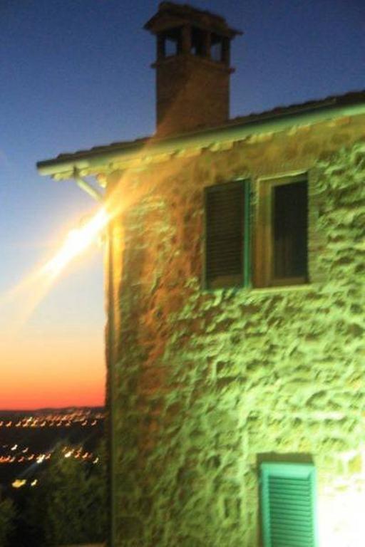Maison d'hôtes Il Poggio Delle Ginestre à Torgiano Extérieur photo